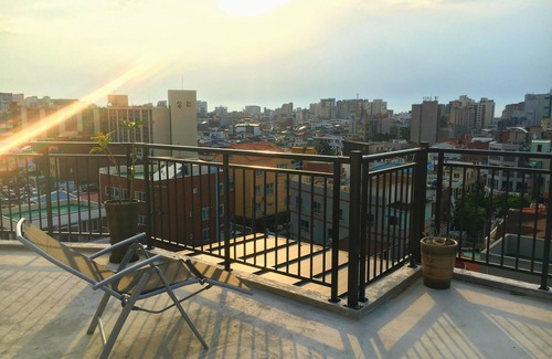 Downtown Apartamento | Hola JEJU! Centro completo, sala privada. Amplia terraza y magníficas vistas.