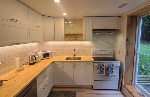 Bracebridge Apartamento | Hello Muskoka! 1 Private Bedroom, Queen Bed - 1 Private Bathroom - Entire Space