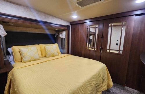 River Ranch Cabaña | Hello Sunshine! RV and Golf Cart Rental at River Ranch! 152
