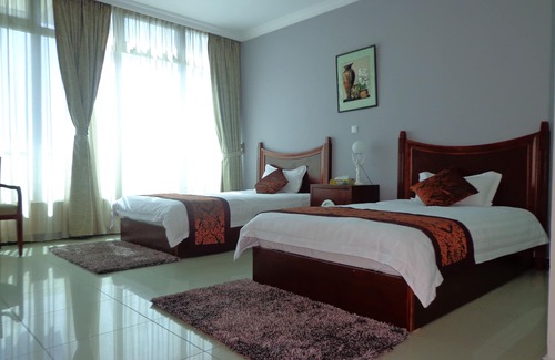 Bole Hotel | Helzer Inn