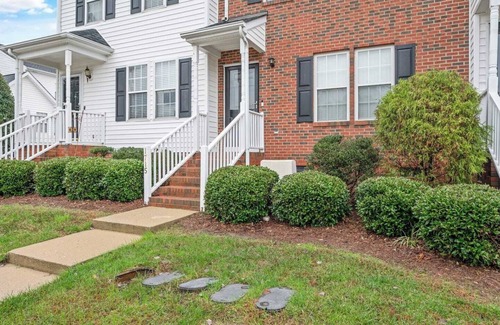Fuquay-Varina Casa | Hemingway's Hideaway | Walkable | King Bed