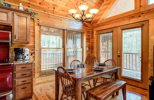 Hemlock Hills Cabina | Hemlock Manor