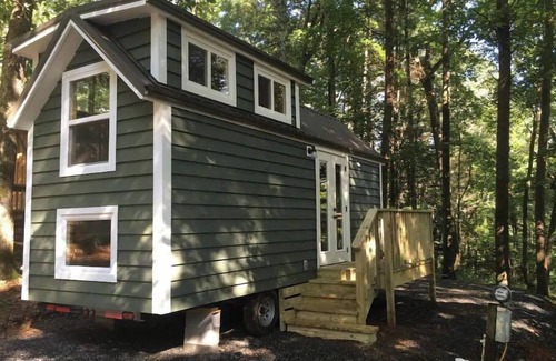 Clarkesville Cabina | Hemlock Tiny Home at Bleu Canoe Campground