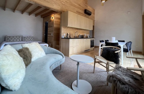 Hollowville Cabina | Hempcrete Cabin within the hills of the Berkshire Mountains of New York