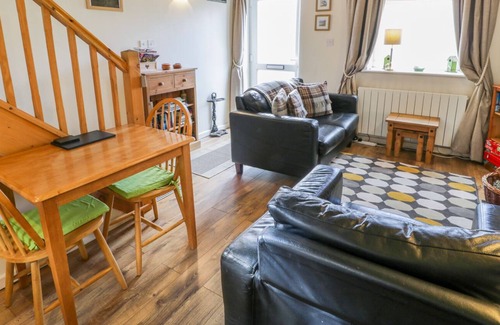 Ffestiniog Cabaña | Hen Aelwyd yr Urdd, LLAN FFESTINIOG