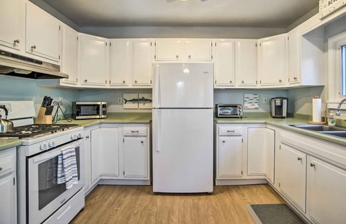 Pocasset Cabaña | Hen Cove Home w/ Wood Deck - Walk to Beaches!