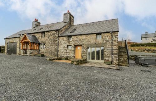 Capel Celyn Casa | Hen Dy Craig Yr Ronwy