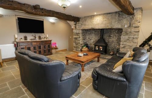 Capel Celyn Casa | Hen Dy Craig Yr Ronwy