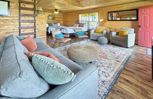 Elkins Casa | Henbest Hideaway Cabin Boston mountains -Millcreek