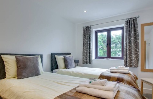 Bodorgan Casa | Hendy Marian in the beautiful Bodorgan