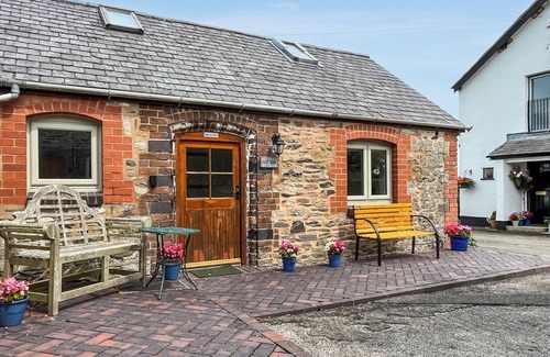 Hendrerwydd Cabaña | Henfaes Bwthyn - UK50266