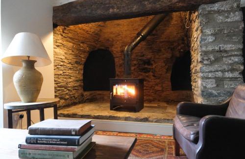 Felindre Farchog Casa | Henllys