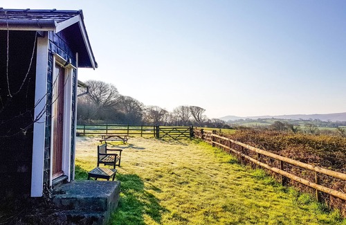 Felindre Farchog Cabaña | Henllys Lodge