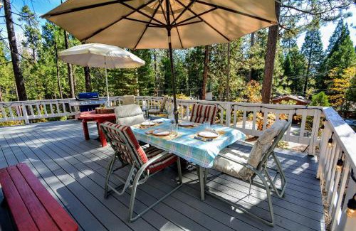 Arnold Casa | Hennessys Laughing Bear Lodge