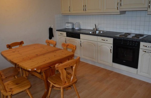 Schoenried Apartamento | Henry (1. Stock) by Interhome
