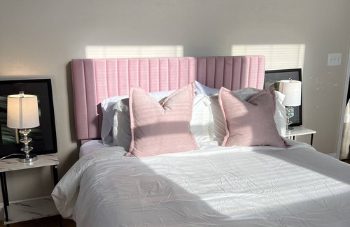 Ferguson Apartamento | “Her Oasis”- Full loft, great location for girls trip downtown Ferguson