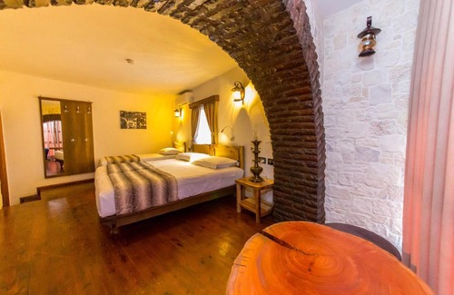 Berat Hotel | Heraklis Hotel