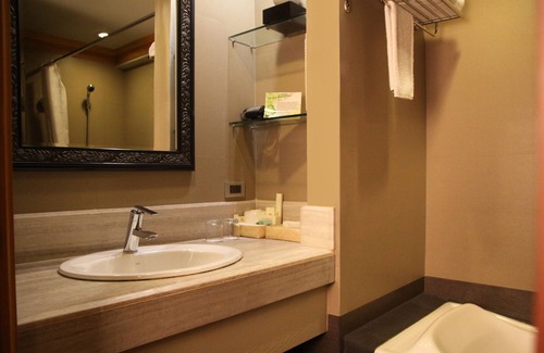 Pio del Pilar Hotel | Herald Suites