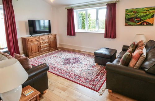 Low Catton Cabaña | HERB COTTAGE, romantic, with a garden in York