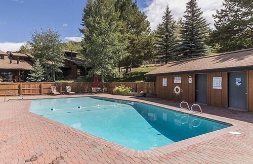 Steamboat Springs Apartamento | Herbage E1 Townhouse Close to the City by RedAwning