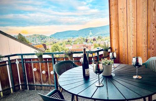 Neustadt Apartamento | Herbst Deal -20 Prozent, Balkon mit Schwarzwaldblick, Hunde frei, Tischfußball, familienfreundlich