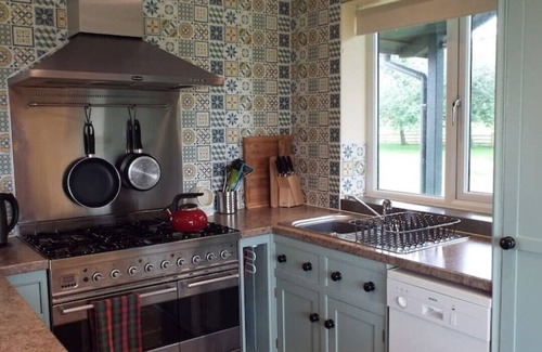Wing Cabaña | Herdy Lodge - Cosy Family Getaway