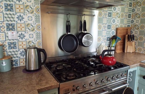 Wing Cabaña | Herdy Lodge - Cosy Family Getaway