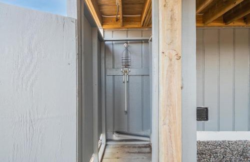 Caswell Beach Casa | Here and Now by Oak Island Accommodations