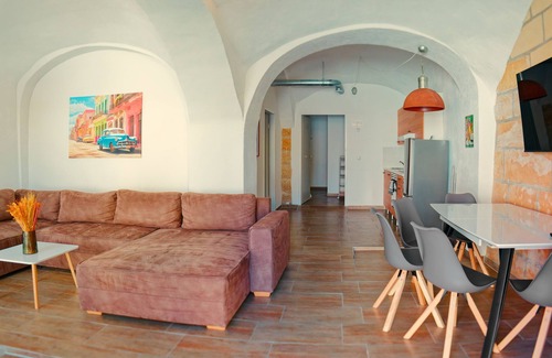 Gaustadt Apartamento | Heritage Apartment with 2 Bedrooms