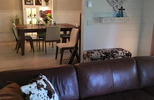 Salt Spring Island Casa | Heritage Farmhouse - Newly Renovated