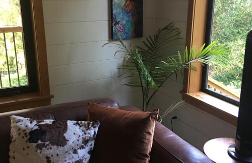 Salt Spring Island Casa | Heritage Farmhouse - Newly Renovated