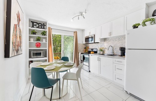 Mount Pleasant Casa | Classic House in Heart of City + 2 Parking Spots