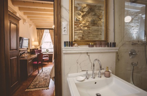 Old Town Hotel | Heritage Hotel Cardo