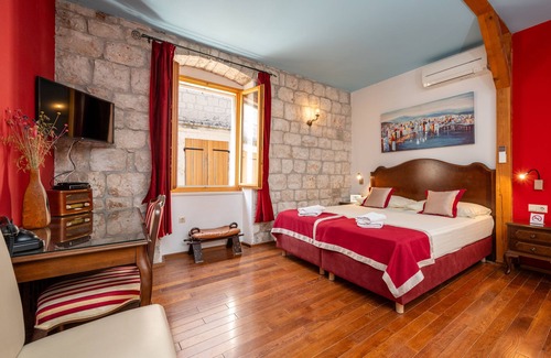 Trogir Hotel | Heritage Hotel Tragos