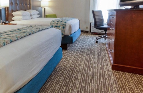Fenton Hotel | Heritage Inn & Suites St. Louis/Fenton, Trademark by Wyndham