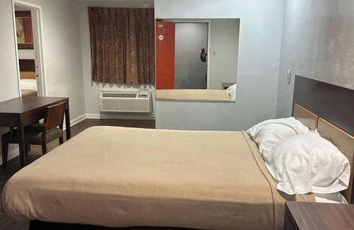 Westmont Hotel | Heritage Inn