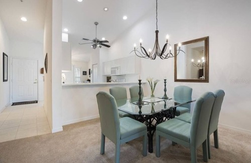 Sarasota Condominio | Heritage Oaks 2 Bedroom with Golf Course and Water Views