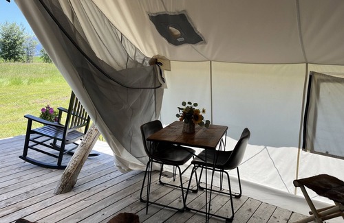 Bozeman Cabina | Heritage Ranch 'Bridger' Glamping Tent (7)