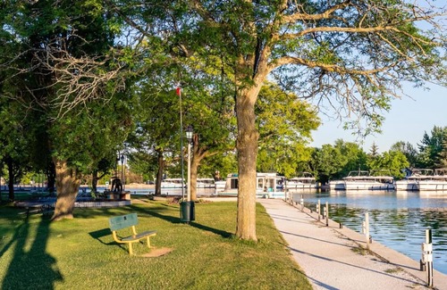 Smiths Falls Apartamento | Heritage Rideau 1Br Apartment Free Parking 2