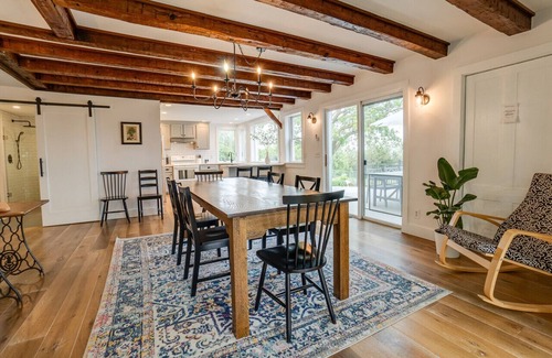 Valois Casa | Hermann Wiemer Guest House w/ Lakeview & Fire pit