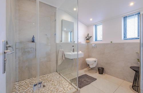 Kareeberg Apartamento | Hermanus Waterfront Boho Studio Apartment, Whale Coast Hideaway