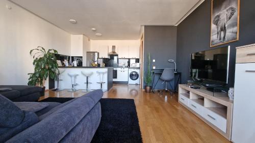 Siska District Apartamento | HERMES APARTMENT & 2 free garage secured parkings