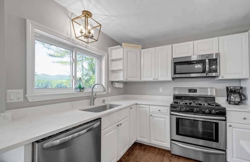 Sanbornton Casa | Hermit Lake Escape: Family Fun - Beachfront, BBQ!