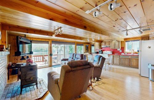 Sanbornton Casa | Hermit Lake Retreat