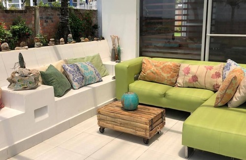 Cojimíes Casa | Hermosa casa frente al mar, dentro de conjunto privado con piscina.