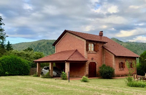 San Antonio de Arredondo Casa | Hermoso Chalet con Pileta y Parque en Carlos Paz