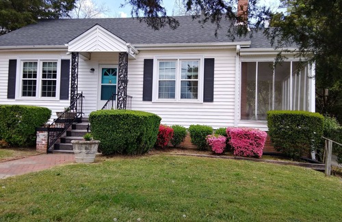 Royston Casa | Herndon House, Your Summer Adventure Awaits!