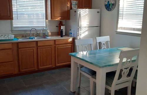Pretty Bayou Casa | Heron Cottage - Private & Quaint
