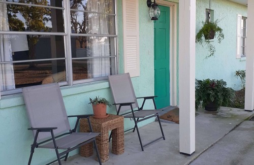 Pretty Bayou Casa | Heron Cottage - Private & Quaint