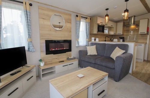 Aymestrey Cabaña | HERON, family friendly, character holiday cottage in Shobdon